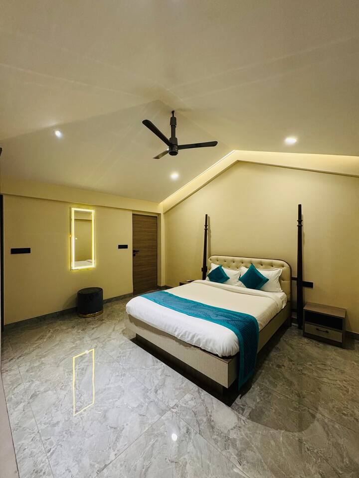 Bedroom 5 image 1