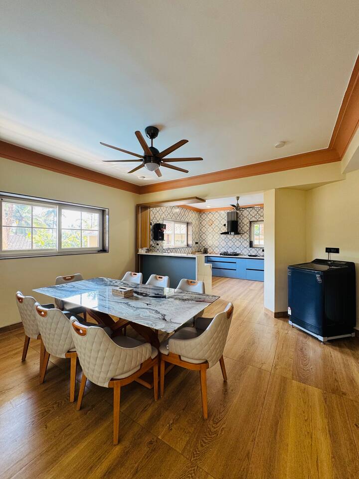 Dining area image 2