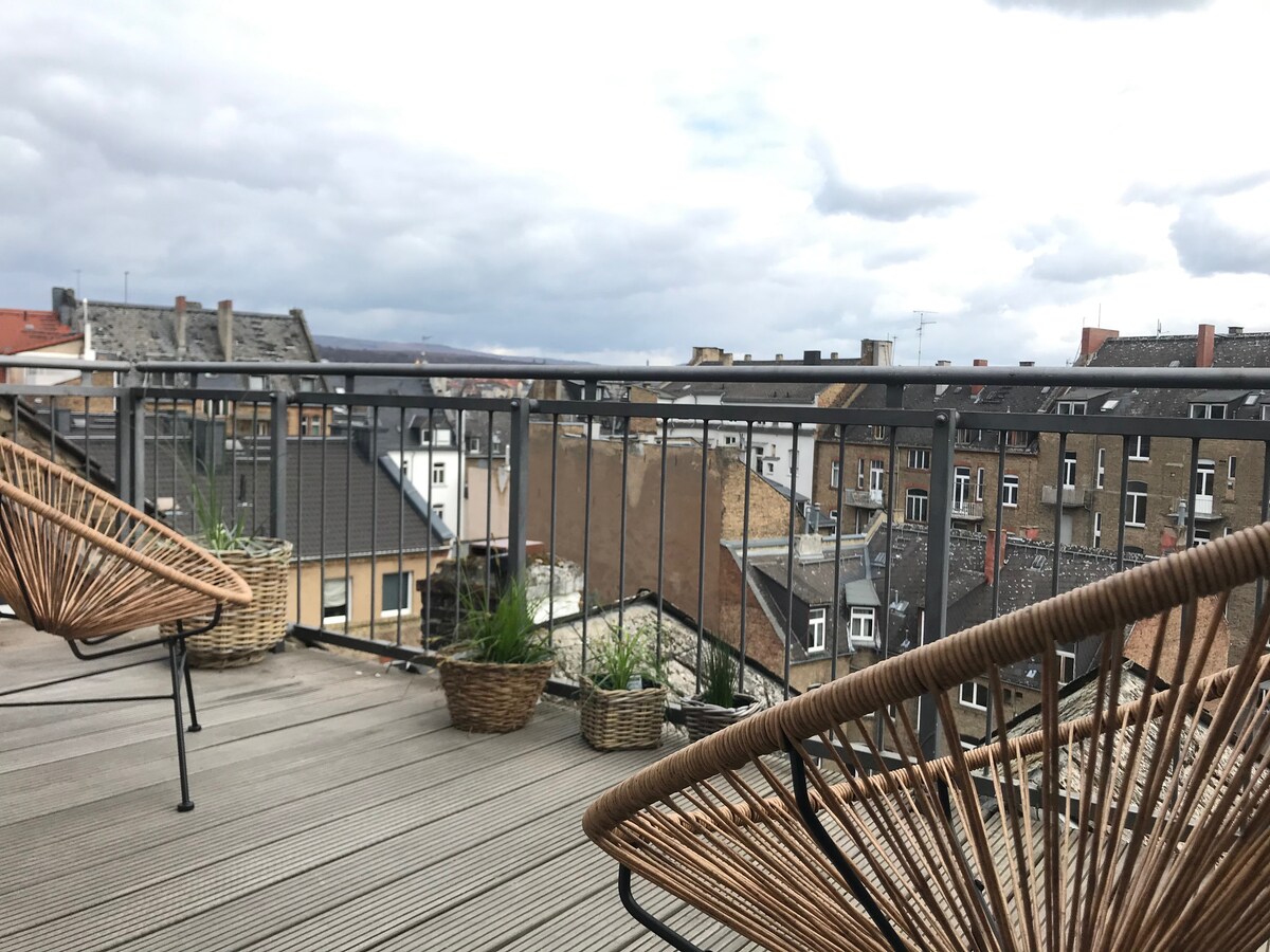 4-room apartment with a terrace in the city center