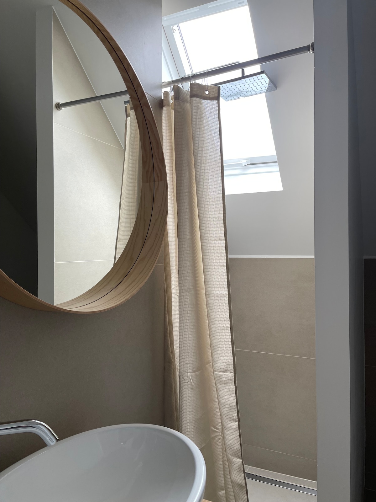 4-room apartment with a terrace in the city center