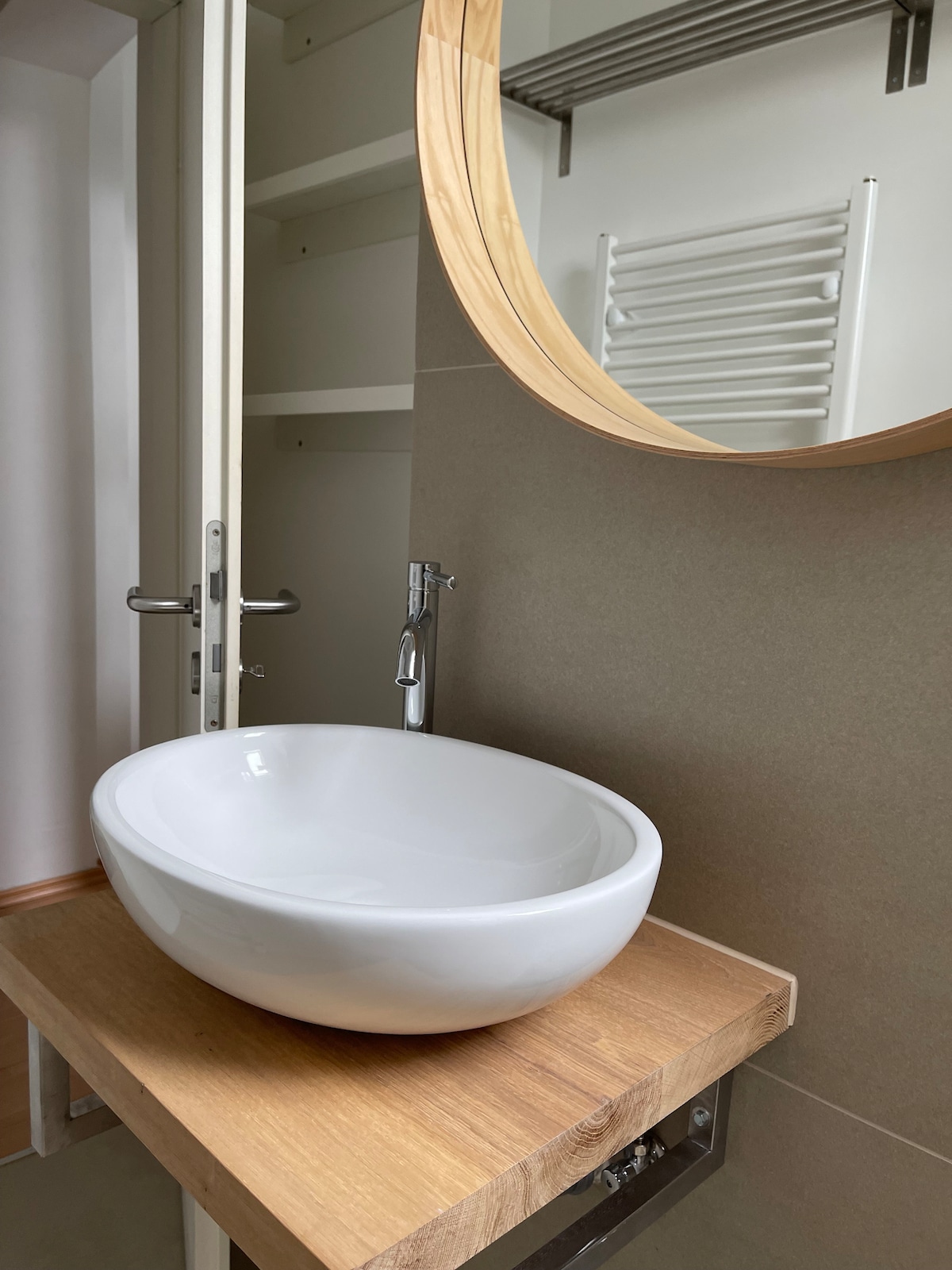 4-room apartment with a terrace in the city center