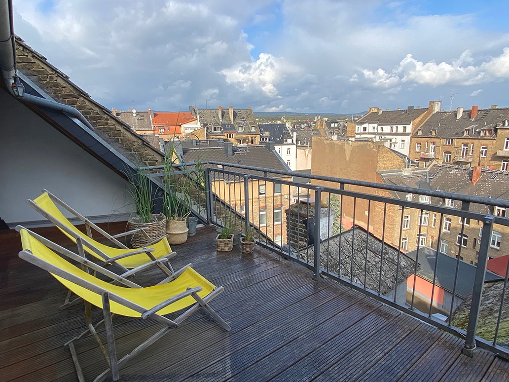 4-room apartment with a terrace in the city center
