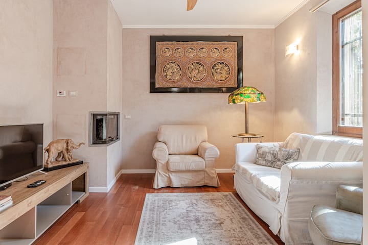 Villa Piccolomini: 7 People, Patio, Parking - Siena