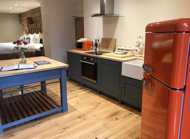 Romantic Couples Hideaway With Double Spa Bath - Grange-over-Sands