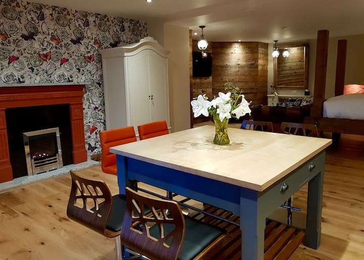 Romantic Couples Hideaway With Double Spa Bath - Newby Bridge