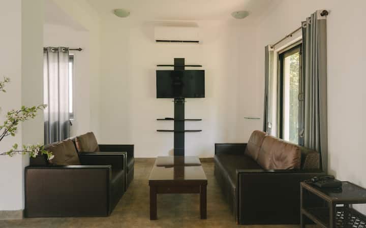 Living room image 1