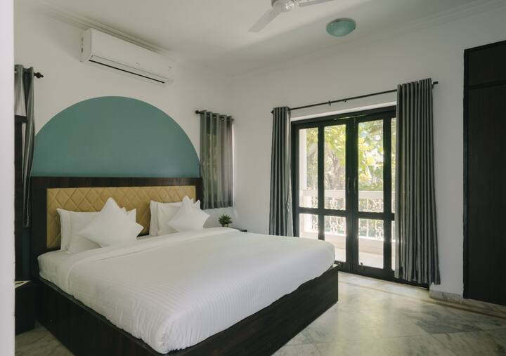 Bedroom 1 image 1