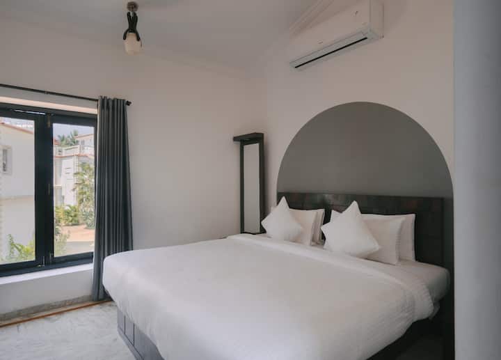 Bedroom 3 image 1