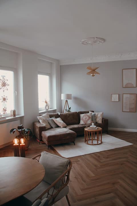 Top performing Airbnb: Old building flair fireplace bathtub/close to Düsseldorf & Cologne in Wuppertal