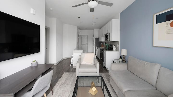Landing | Stylish 1bd, Pool, Gym - Nashville, TN