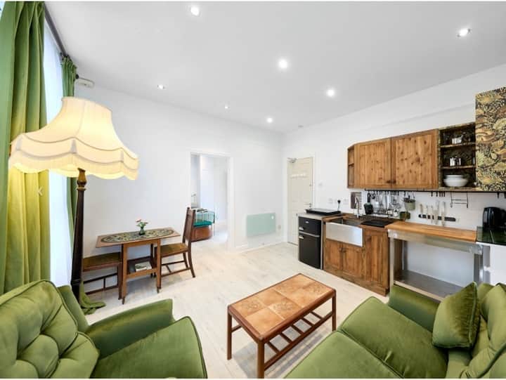 Quirky Flat In Victorian Property, Liverpool - Liverpool