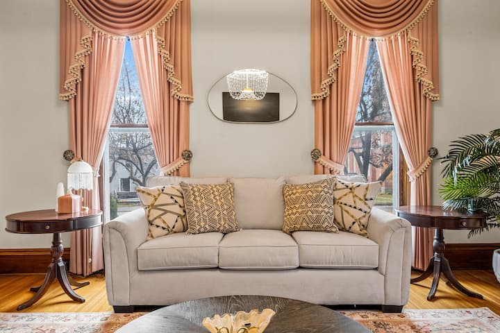 Victor Village Gem| Sleeps 12 | Perfect For Groups - Bloomfield, NY