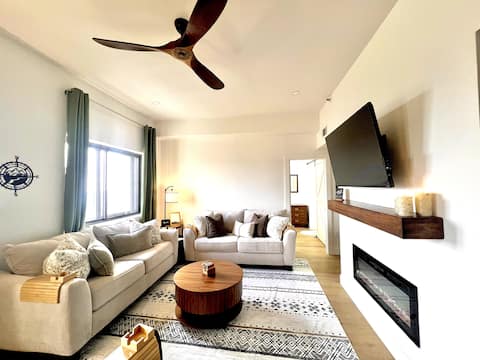 Popular Airbnb listing: CloudSide@Sugar Pool/HotTub/Hike/Endless MtnViews! in Sugar Mountain