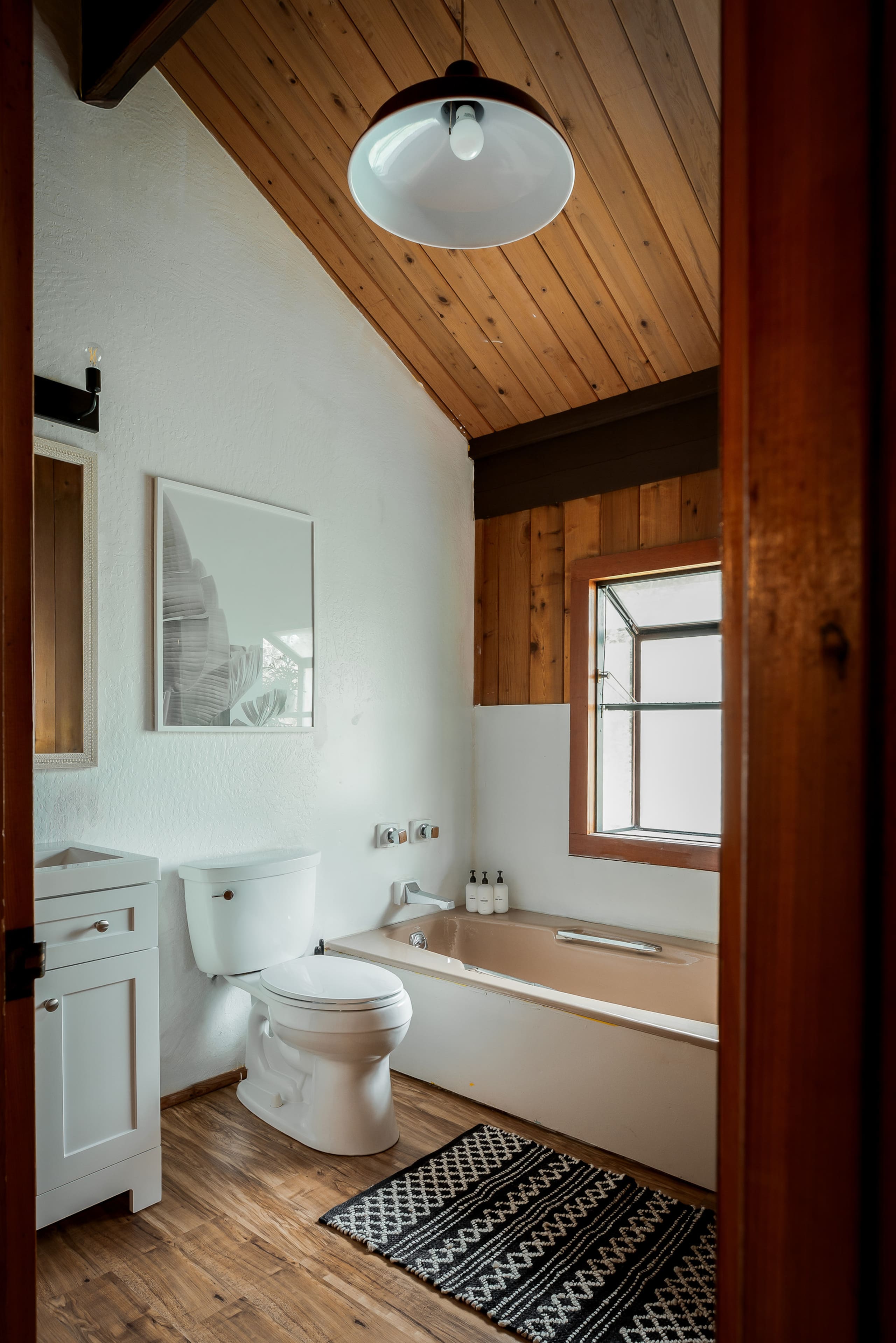 Cabin in Volcano · ★4.89 · 3 bedrooms · 4 beds · 3 private baths - Image 16
