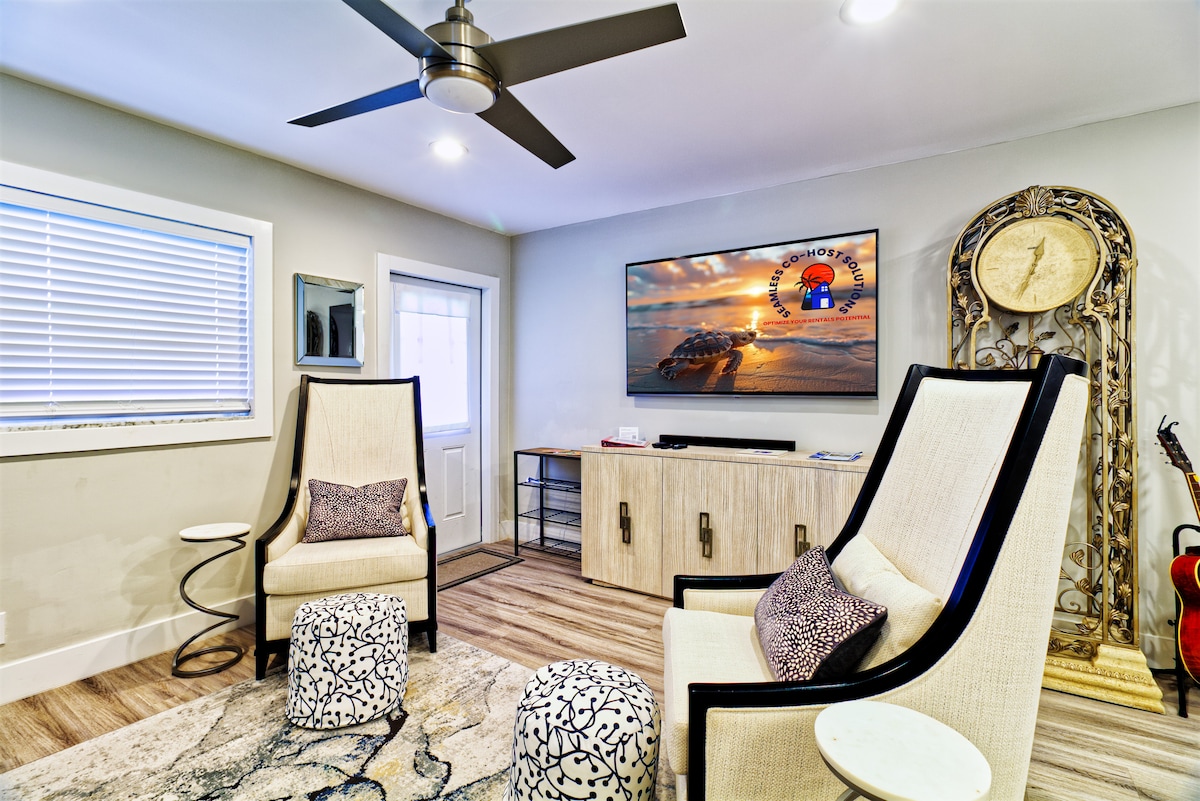 Top Airbnb: Singer Island Walk to Beach | Bikes & Snorkel in Riviera Beach