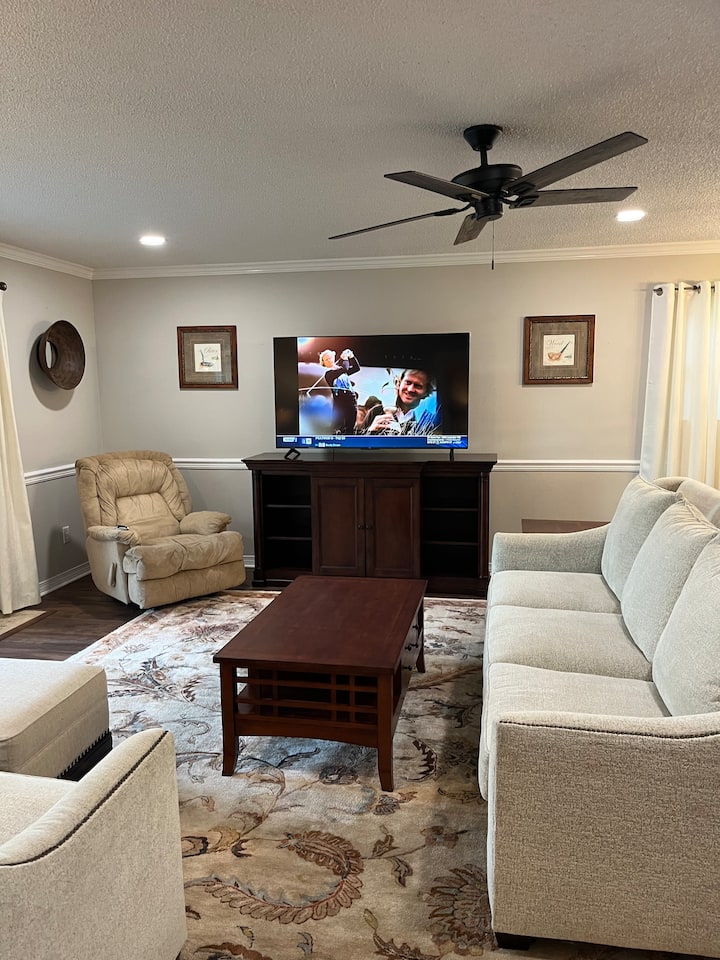 Avail 9/16! Long Term Stay On Golf Course! 3+ Mths - Foley, AL