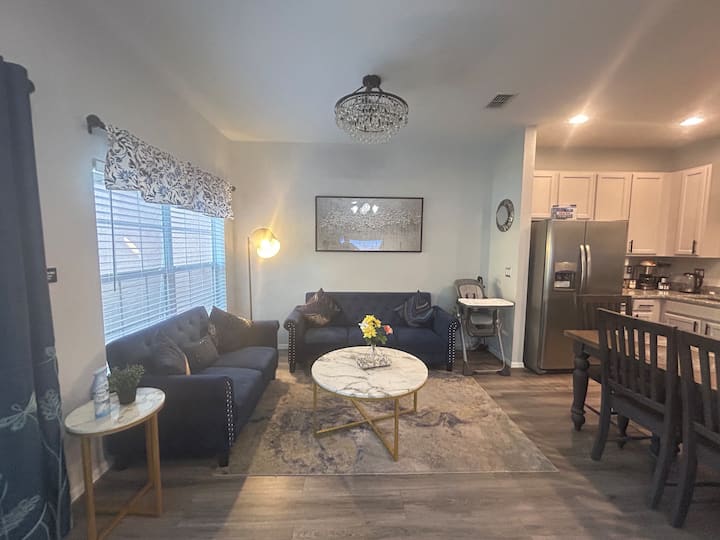 Modern Home 4 Bedroom/3bath With Lake View - Kissimmee