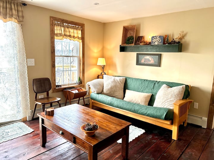 Heritage Cottage - A Charming & Historic Retreat. - Fall River, MA