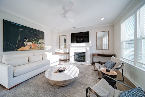 Pineville Family Getaway Modern 4BR Home with Yard