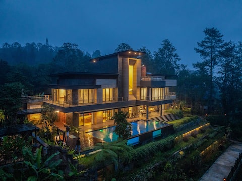 6BR Luxury Villa with Pine Forest & Mountain View