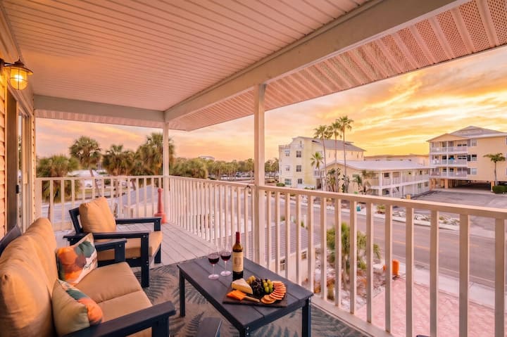 Beach Condo | Quiet Stay | Egret Escape - Indian Rocks Beach