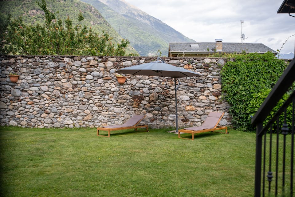 La DolceVilla, a loft on an 1892 wine estate, Villa di Tirano, Valtellina, Italy, photo 4 of 10