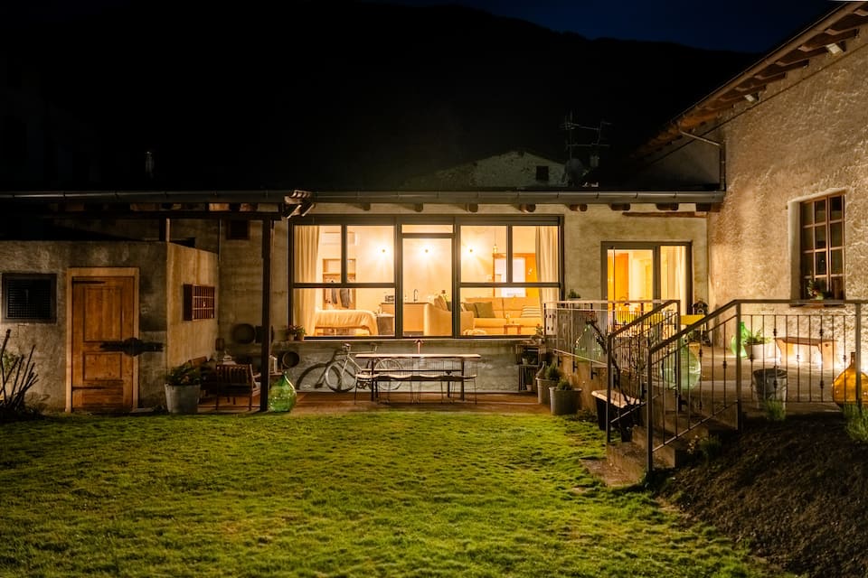 La DolceVilla, a loft on an 1892 wine estate, Villa di Tirano, Valtellina, Italy, photo 10 of 10