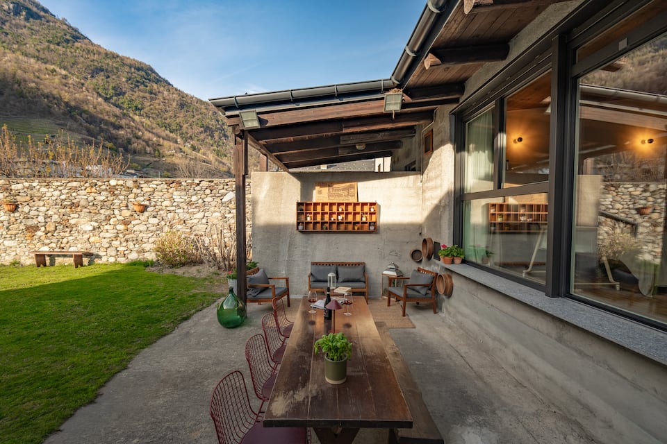 La DolceVilla, a loft on an 1892 wine estate, Villa di Tirano, Valtellina, Italy, photo 6 of 10