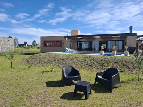 Puerto del Águila, Beautiful House overlooking the Lake