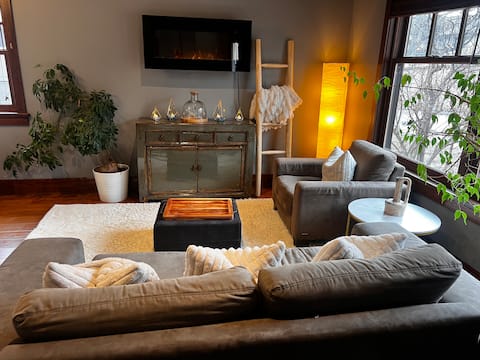 Top Airbnb: Maison Sunnyside-jettub, fire pit, trampoline/AC in Sunnyside