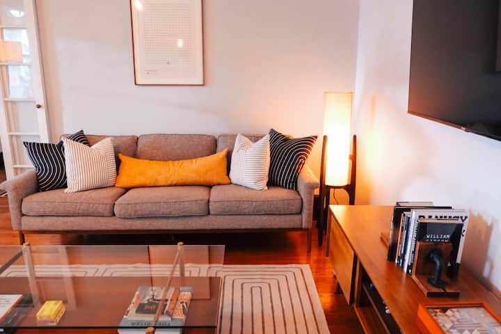 Hot Tub; 2 Blocks To Downtown; Sleeps 7 - Saugerties, NY
