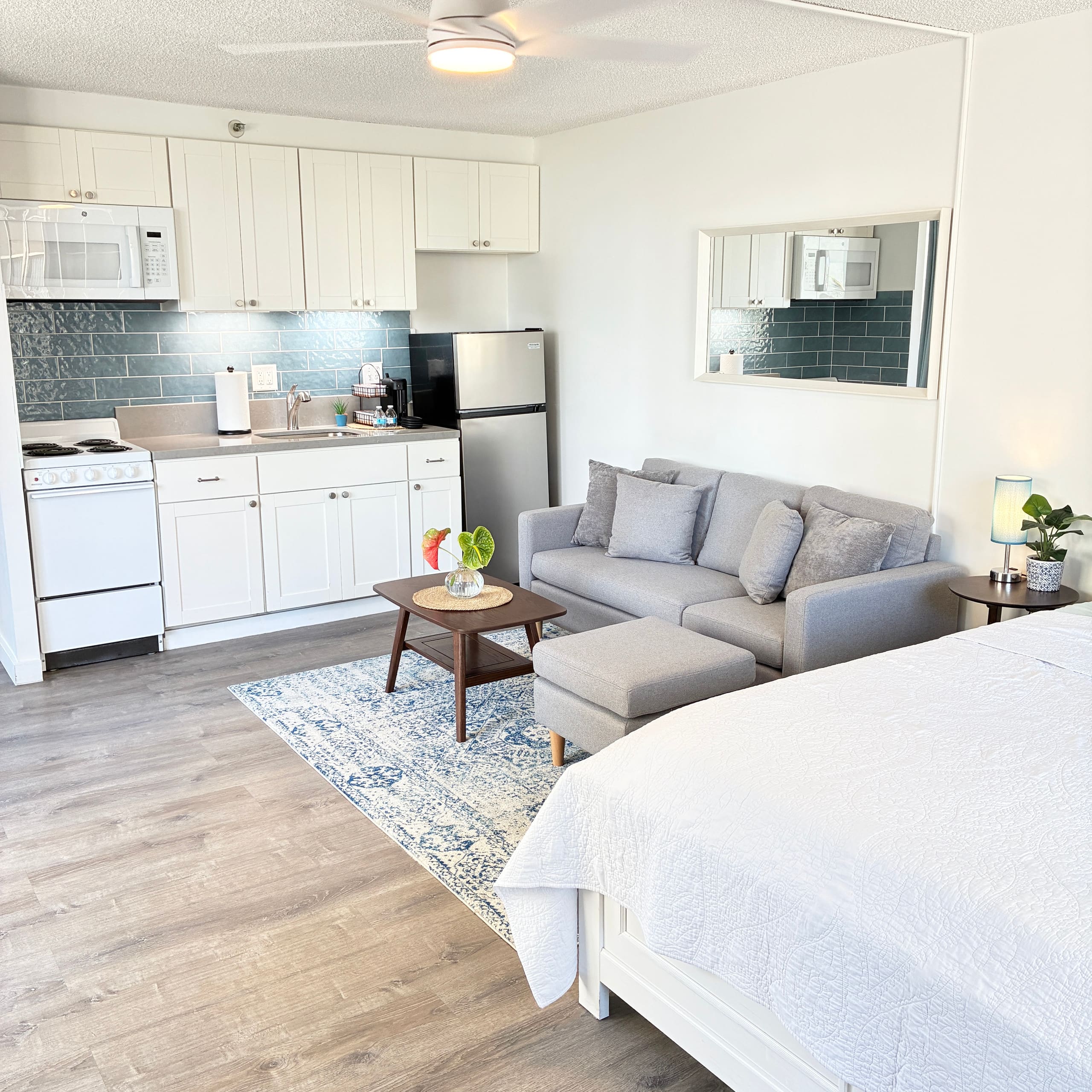 Condo in Honolulu · ★5.0 · Studio · 1 bed · 1 private bath - Image 14