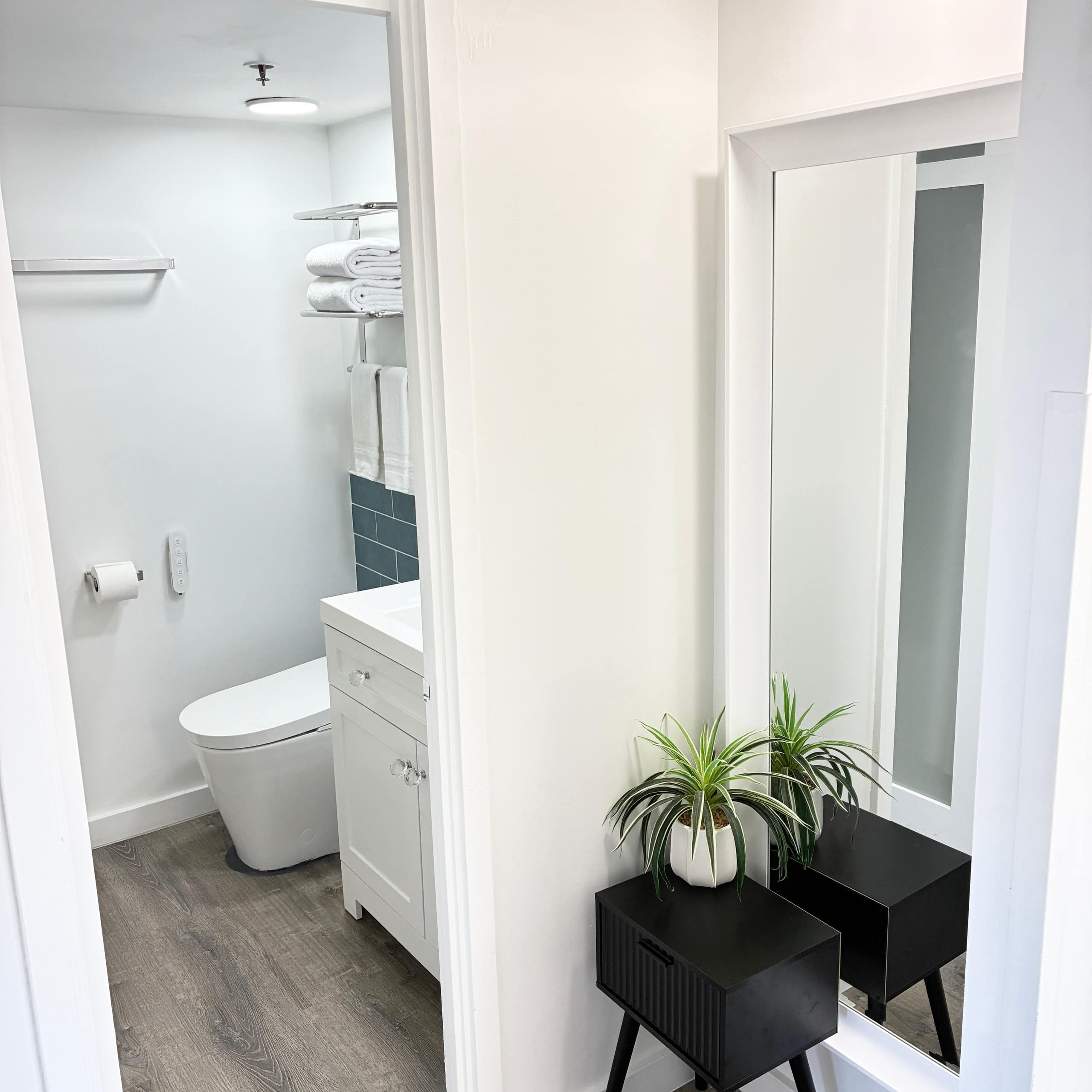 Condo in Honolulu · ★5.0 · Studio · 1 bed · 1 private bath - Image 9