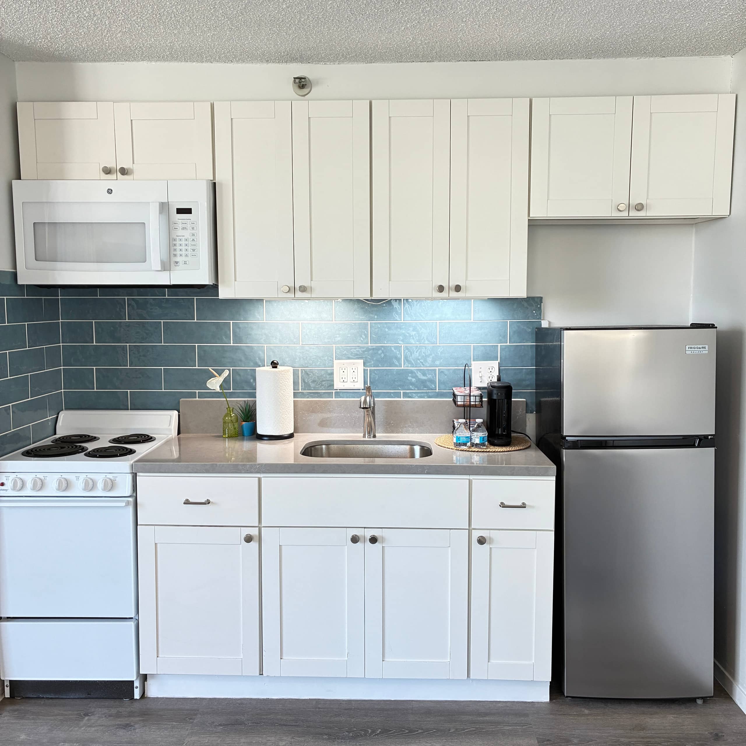 Condo in Honolulu · ★5.0 · Studio · 1 bed · 1 private bath - Image 1