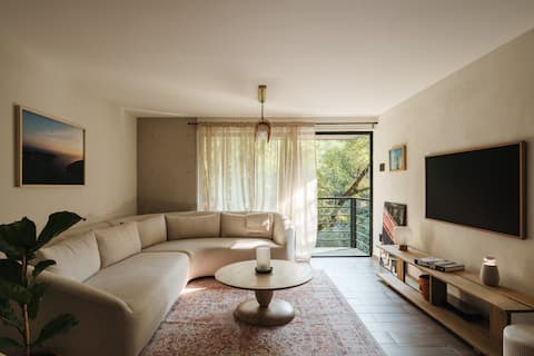 Top performing Airbnb: 11th Stay Condesa | Cozy Apartment w/ Park Views in Condesa