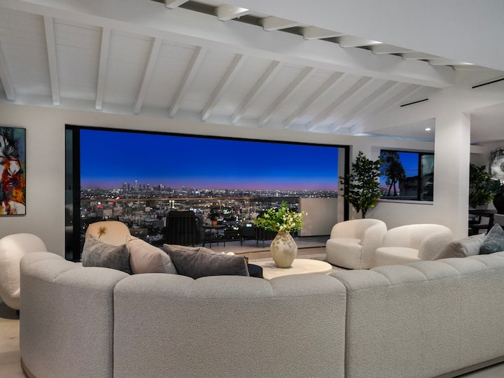 Hollywood Hills Villa: Luxury Home With 5* Views - Burbank, CA