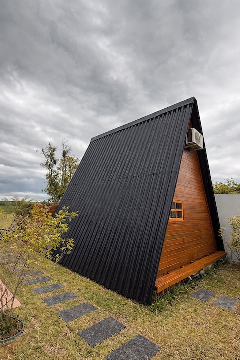 Cozy and romantic cabin with easy access