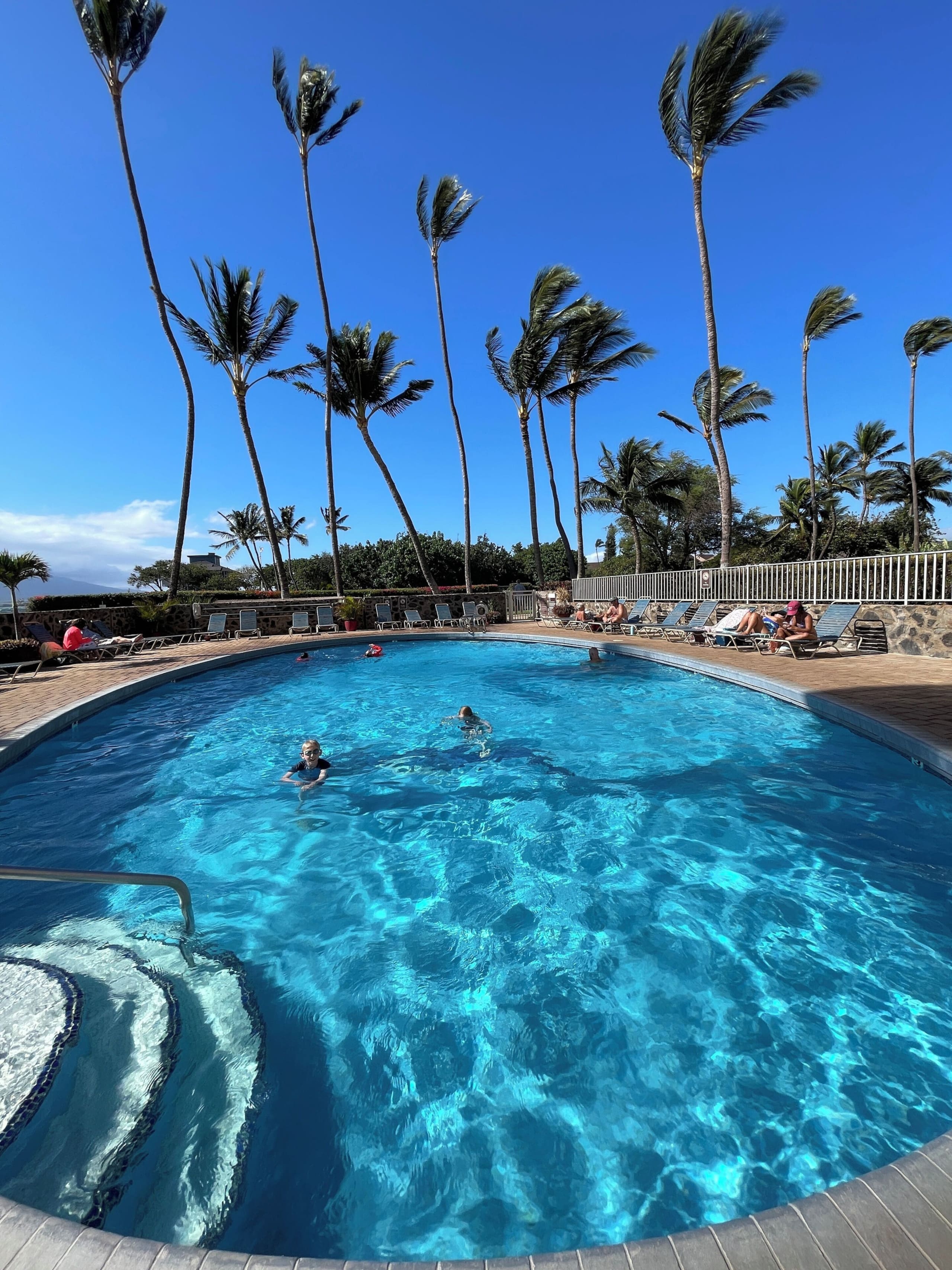 Oceanview/front. A/C free parking MS117 - Image 3