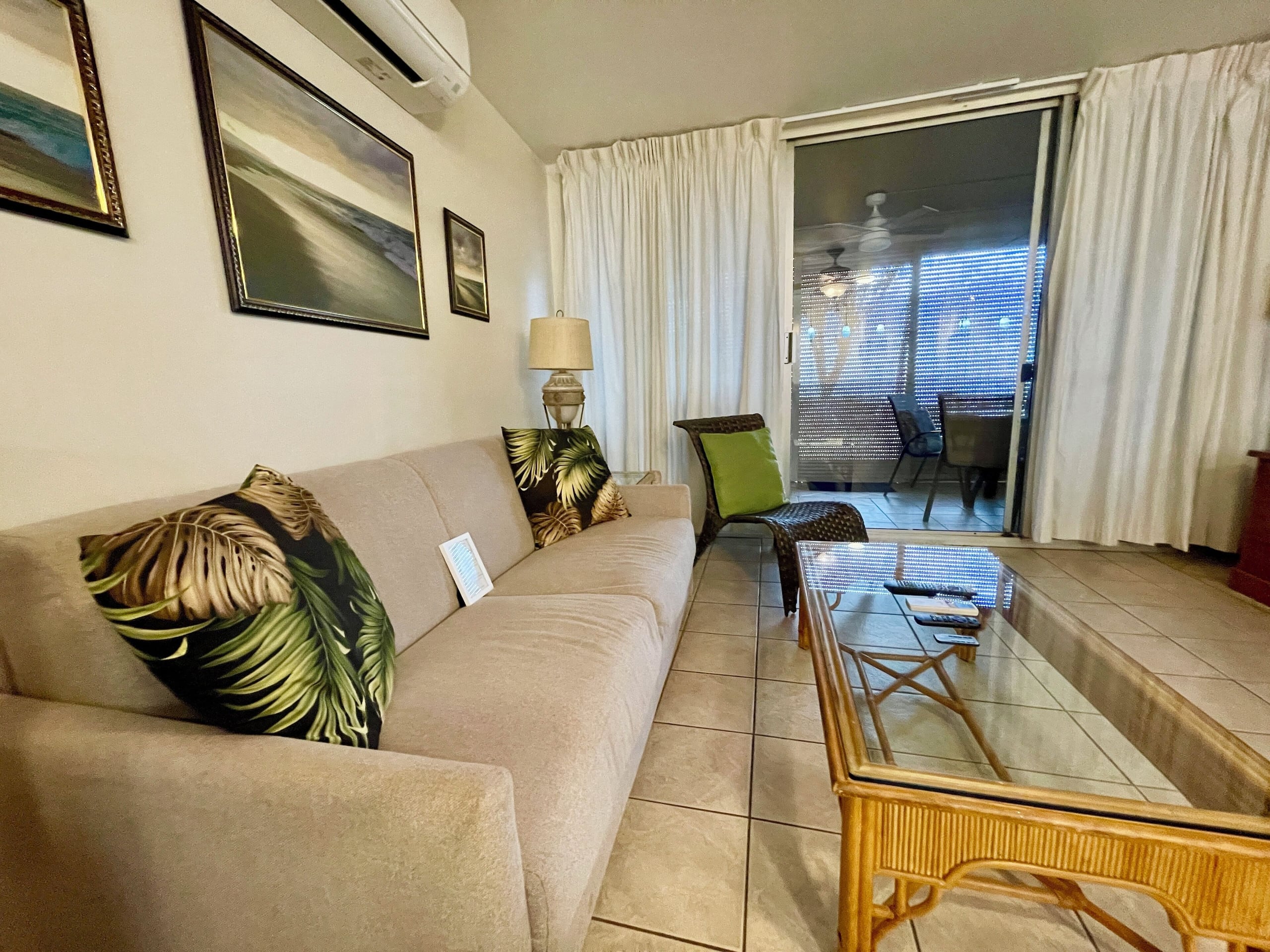 Oceanview/front. A/C free parking MS117 - Image 2