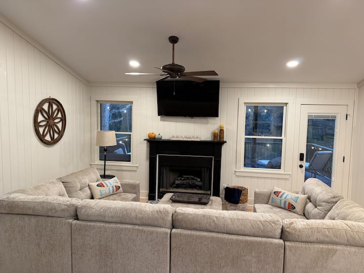 Cozy Cottage By A River & Near Desired Attractions - Clermont, GA