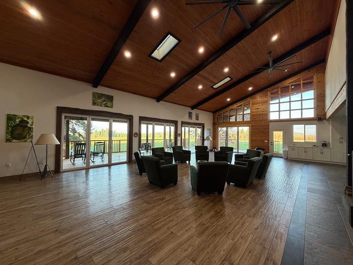 Meadow Lodge - Newberg, OR