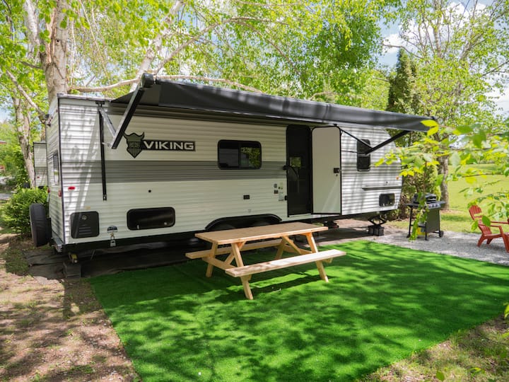 Cozy Modern Rv2 With Serene Outdoor Area - Kawartha Lakes