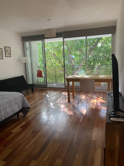 Successful Airbnb property: Beautiful apartment in a quiet area. Garage in Coghlan