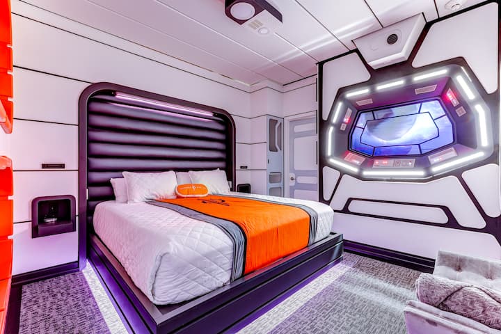 Galactic Star Wars Villa•Free Heated Pool•Sleeps20 - Houses for