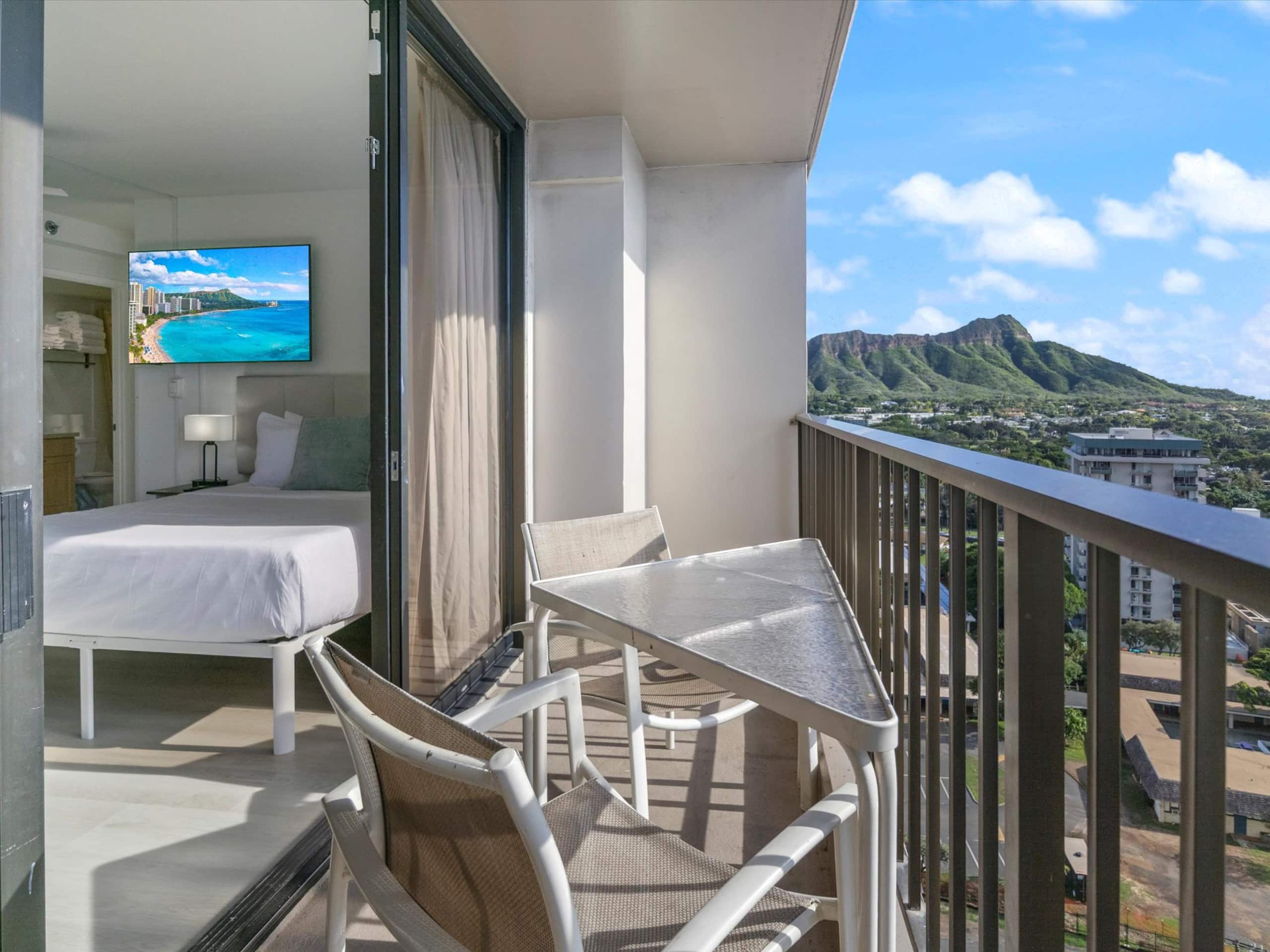Condo in Honolulu · ★4.79 · 1 bedroom · 4 beds · 1 private bath - Image 21