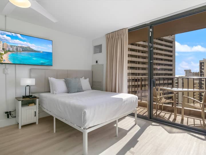 Brand New Listing Waikiki Condo Oceanview Sleeps 6 - Honolulu, HI