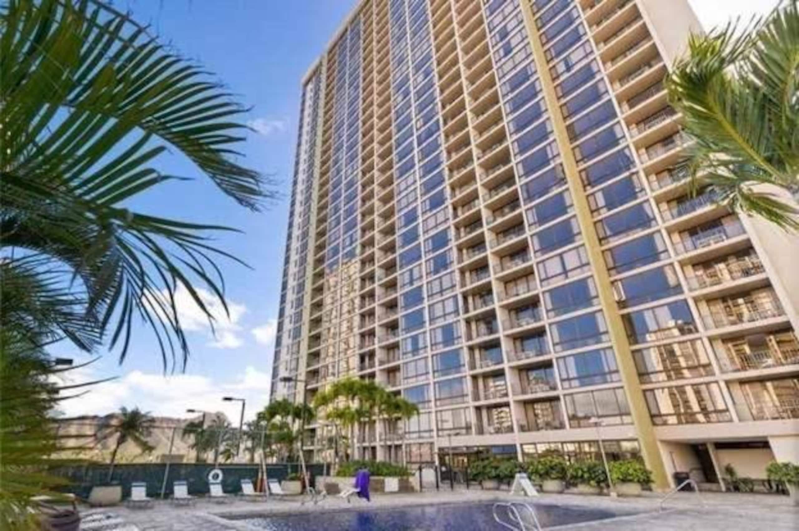 Condo in Honolulu · ★4.79 · 1 bedroom · 4 beds · 1 private bath - Image 32