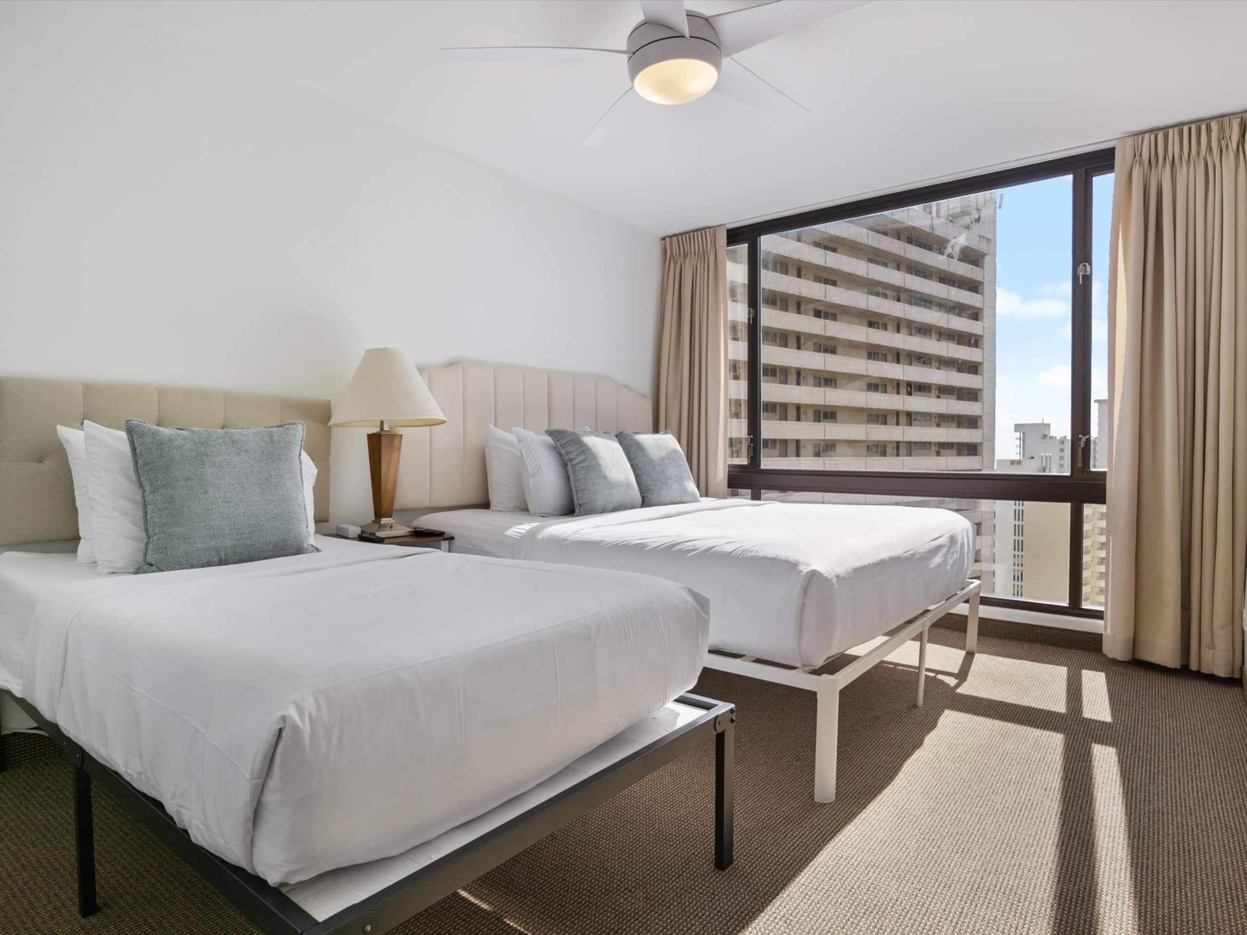 Condo in Honolulu · ★4.79 · 1 bedroom · 4 beds · 1 private bath - Image 11