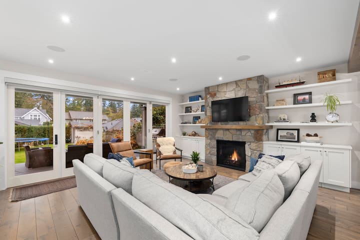 Modern Custom Build With Pool Table - North Vancouver
