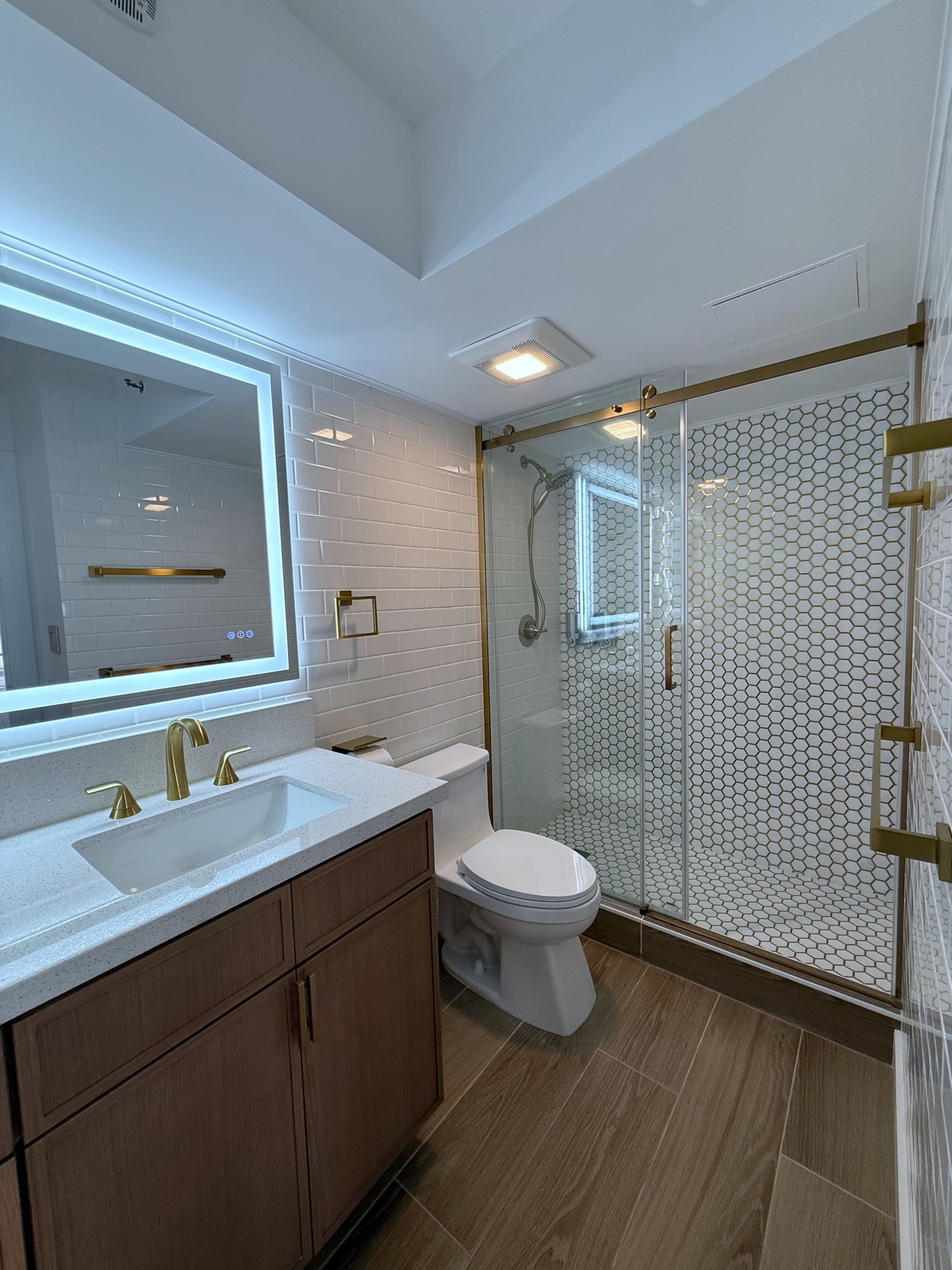 Newly Renovated Waikiki 1 Bedroom in Nice Location - Image 7